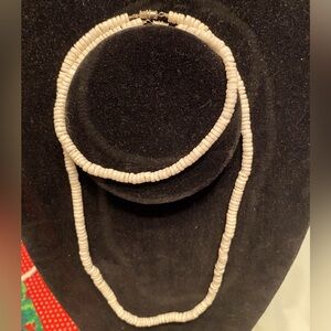 2 for 1 Hawaiian Vtg Authentic Puka Shell Choker/necklace and Bracelet.
